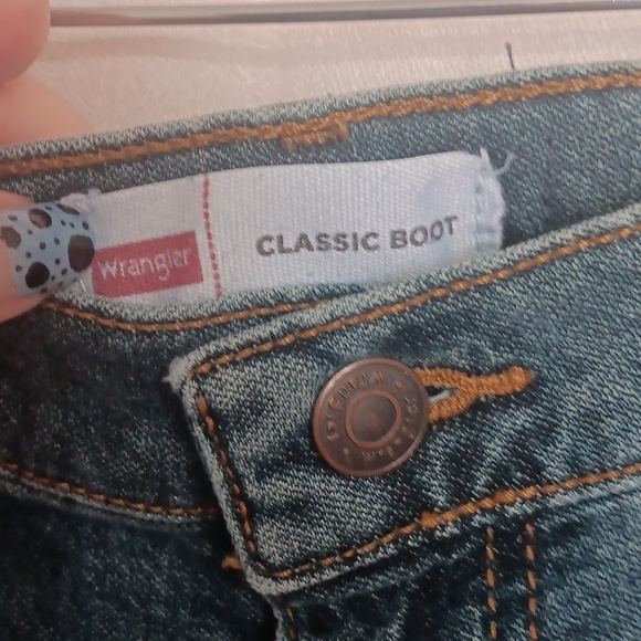 Wrangler Boy's Classic Bootcut Medium Wash Jeans Size 14 Slim - Picture 2 of 5